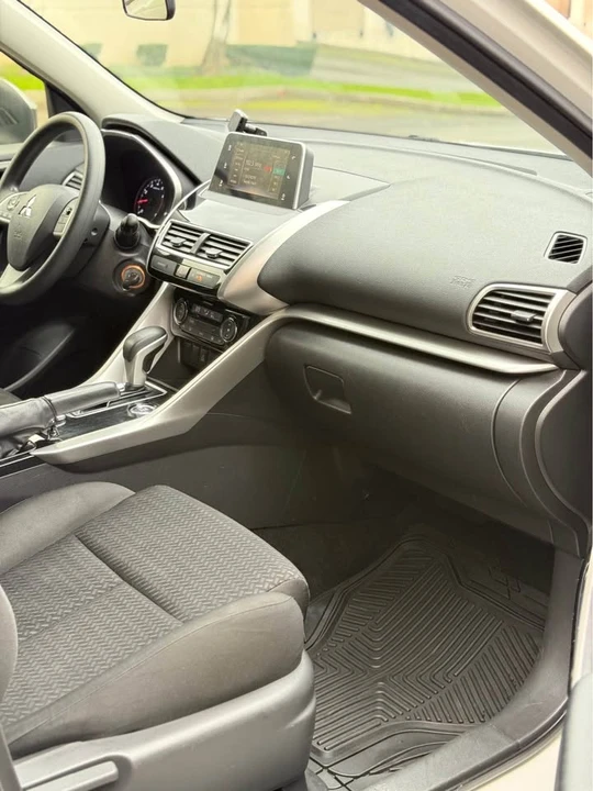2019 Mitsubishi Eclipse Cross - Image 11 of 20