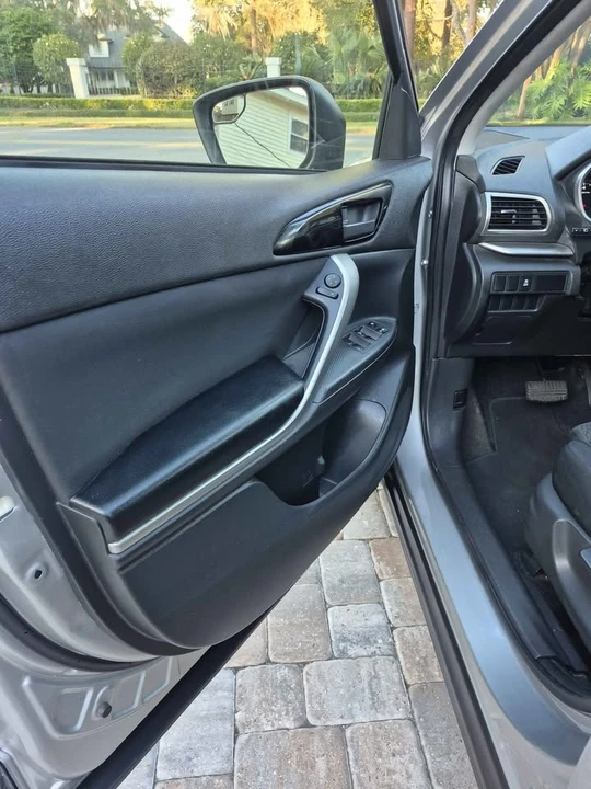 2019 Mitsubishi Eclipse Cross - Image 9 of 9