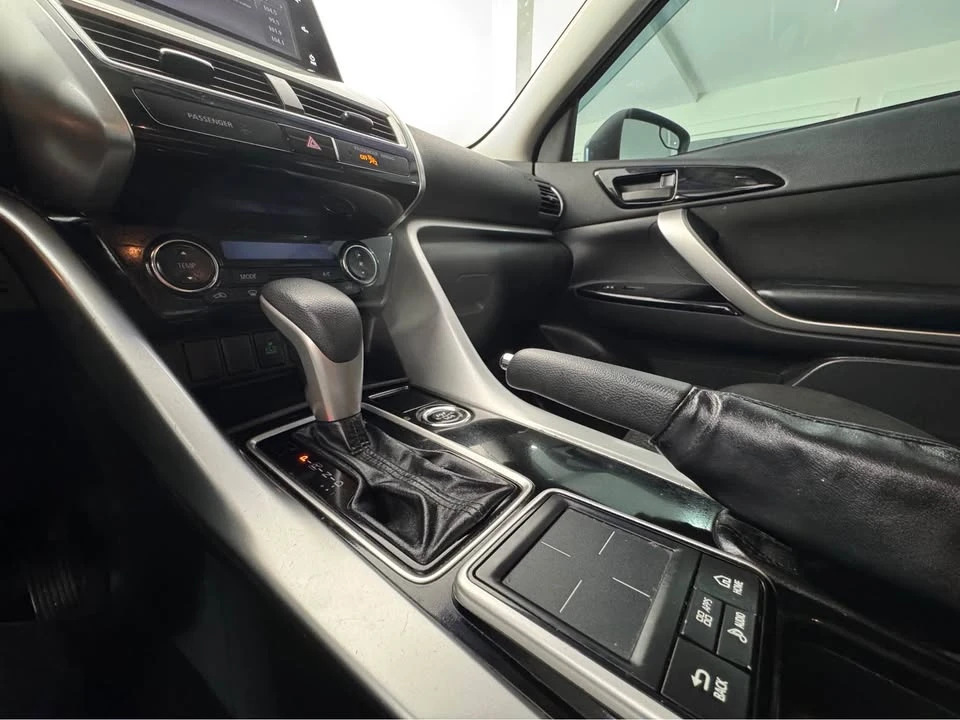 2019 Mitsubishi Eclipse Cross - Image 15 of 19
