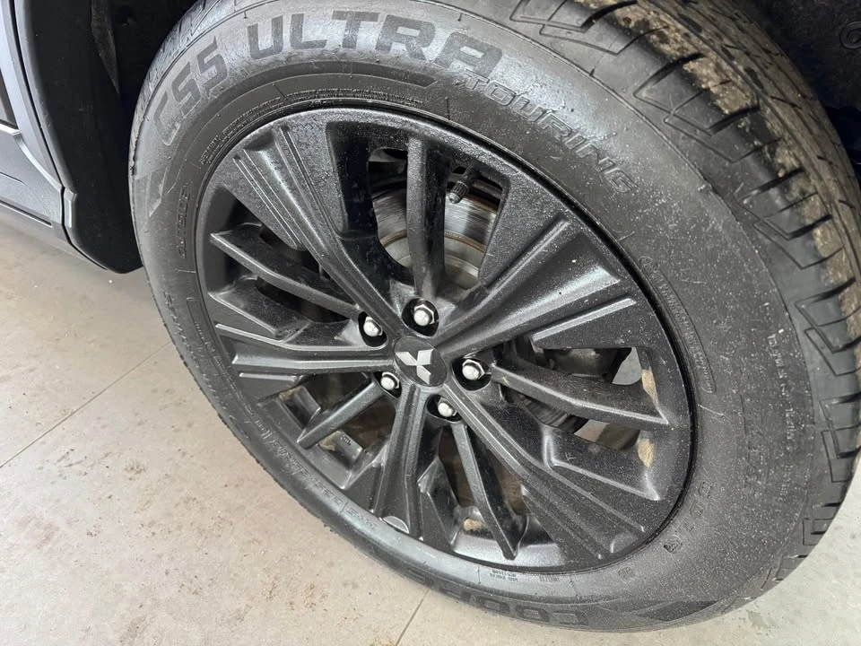 2019 Mitsubishi Eclipse Cross - Image 8 of 19
