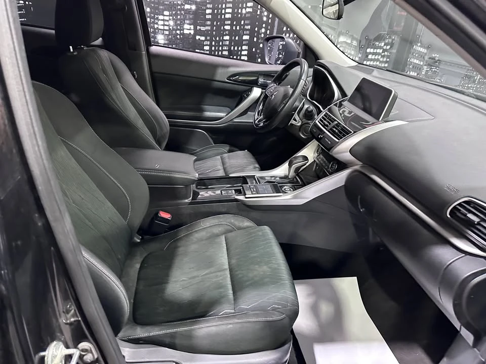 2019 Mitsubishi Eclipse Cross - Image 11 of 17