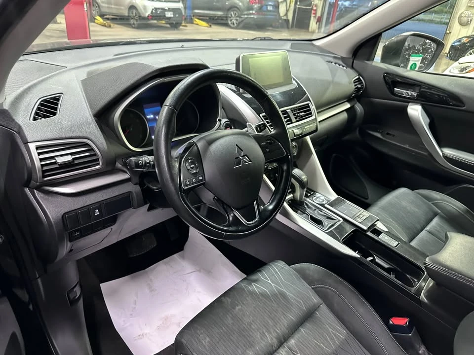 2019 Mitsubishi Eclipse Cross - Image 7 of 17