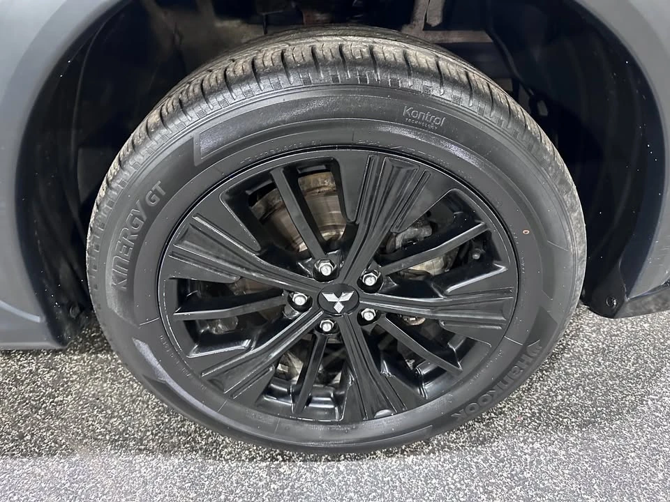 2019 Mitsubishi Eclipse Cross - Image 6 of 17