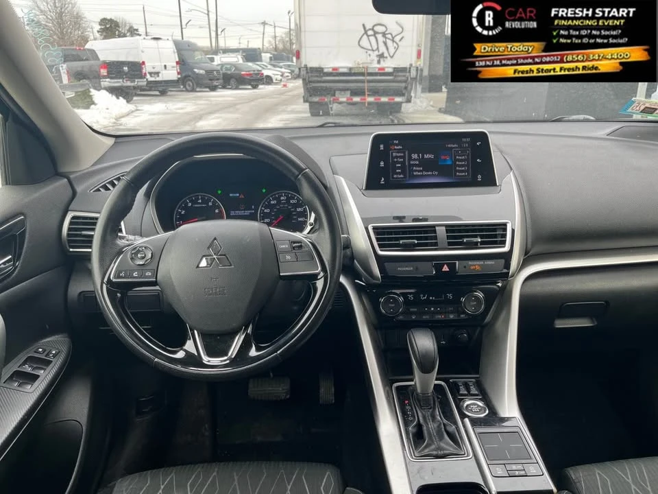 2019 Mitsubishi Eclipse Cross - Image 3 of 5