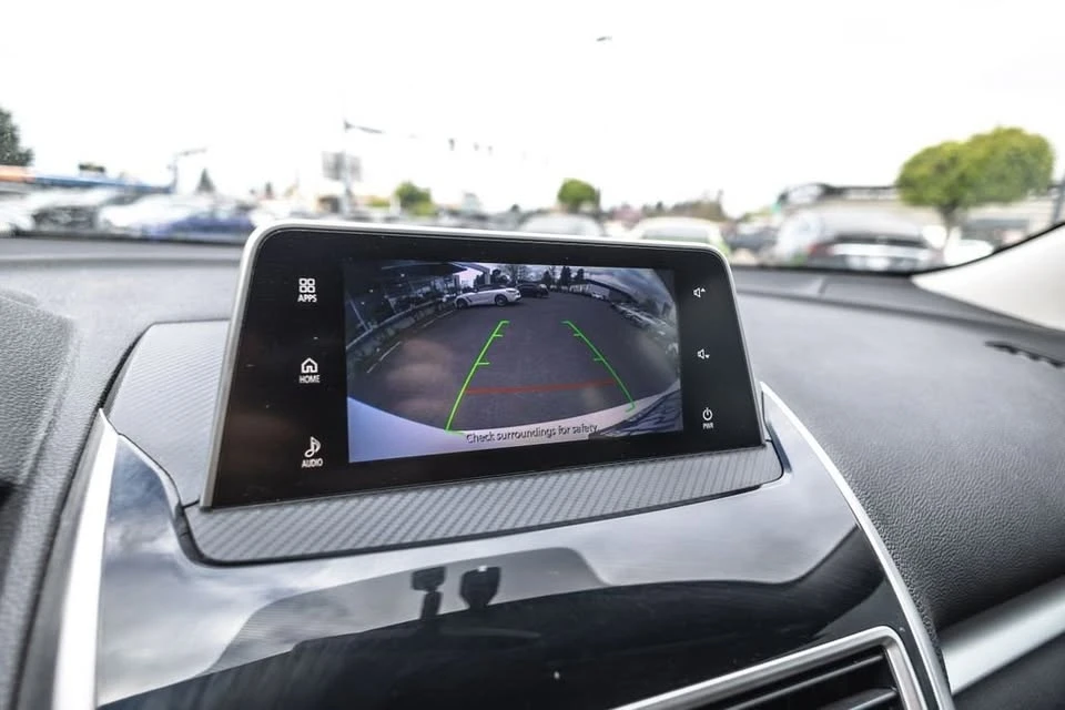2019 Mitsubishi Eclipse Cross - Image 18 of 20