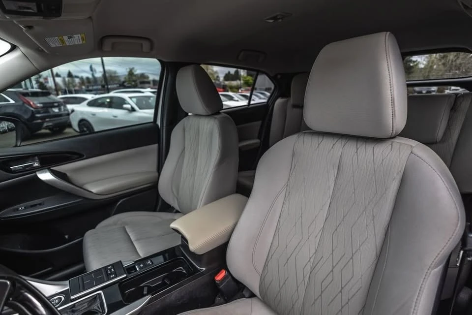 2019 Mitsubishi Eclipse Cross - Image 15 of 20