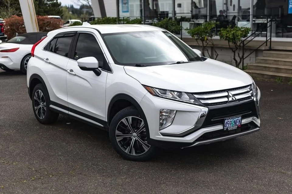 2019 Mitsubishi Eclipse Cross - Image 2 of 20