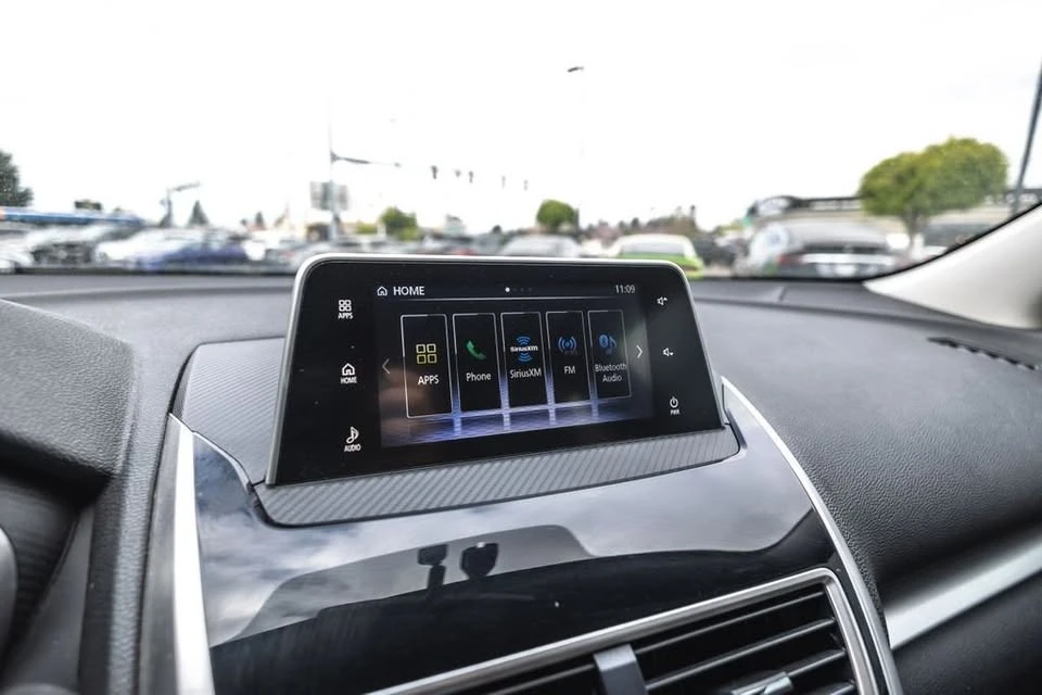 2019 Mitsubishi Eclipse Cross - Image 17 of 20