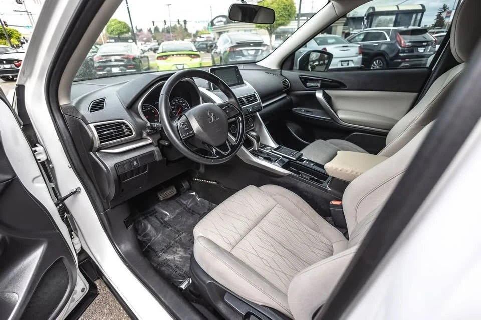 2019 Mitsubishi Eclipse Cross - Image 13 of 20