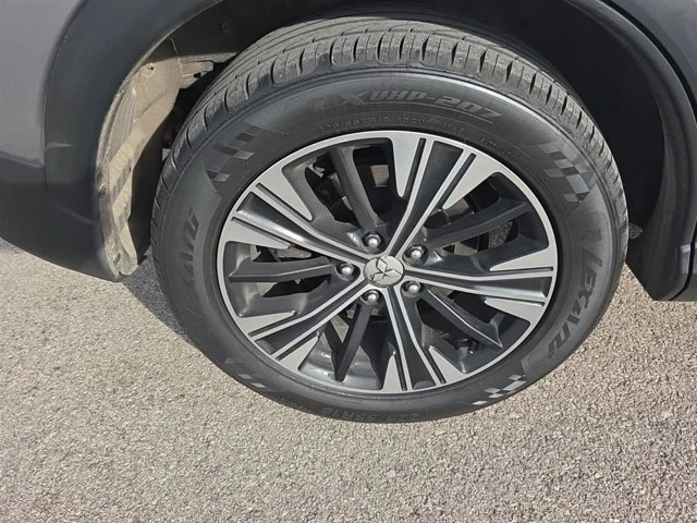 2019 Mitsubishi Eclipse Cross - Image 17 of 20