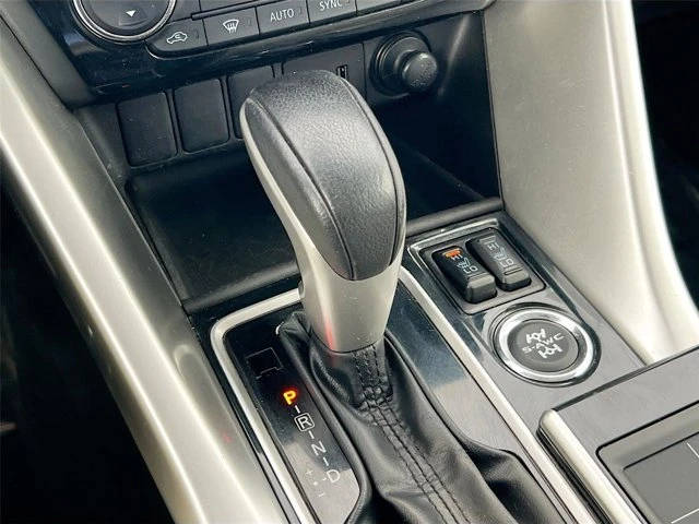 2019 Mitsubishi Eclipse Cross - Image 15 of 20