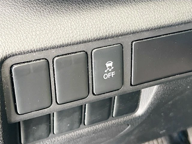 2019 Mitsubishi Eclipse Cross - Image 14 of 20