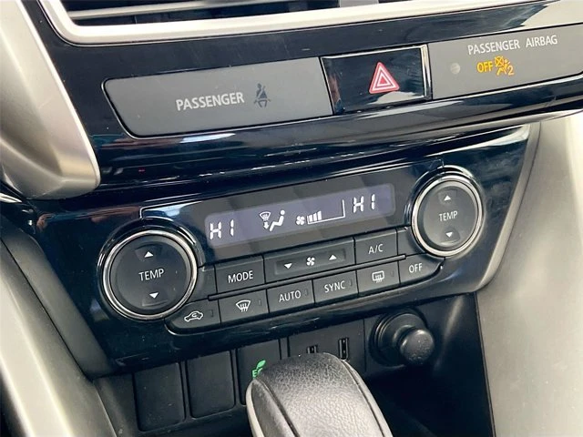 2019 Mitsubishi Eclipse Cross - Image 9 of 20