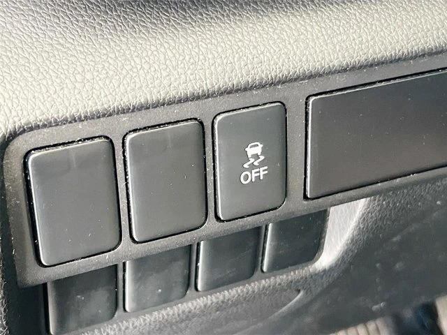 2019 Mitsubishi Eclipse Cross - Image 14 of 20