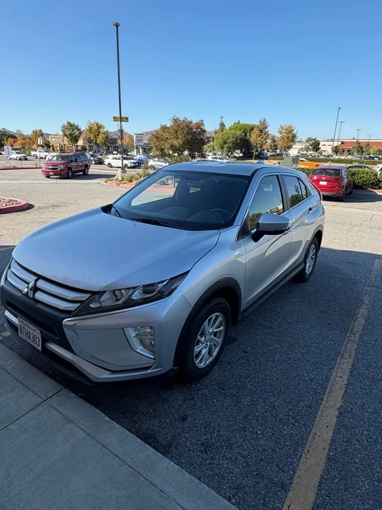 2019 Mitsubishi Eclipse Cross - Image 2 of 19