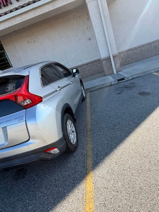 2019 Mitsubishi Eclipse Cross - Image 4 of 19