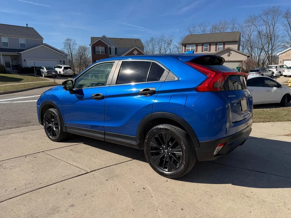 2019 Mitsubishi Eclipse Cross - Image 2 of 19