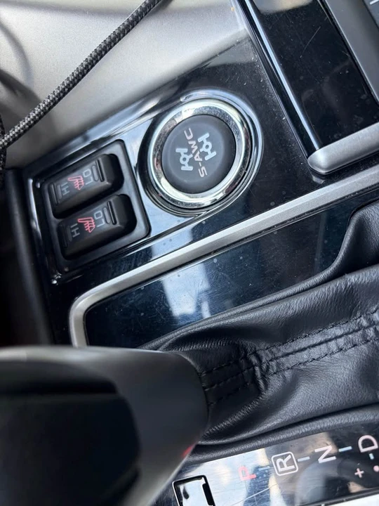 2019 Mitsubishi Eclipse Cross - Image 10 of 15