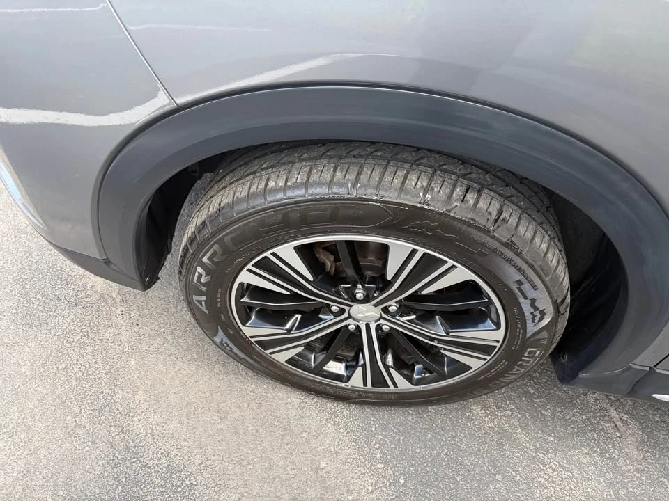2019 Mitsubishi Eclipse Cross - Image 8 of 15
