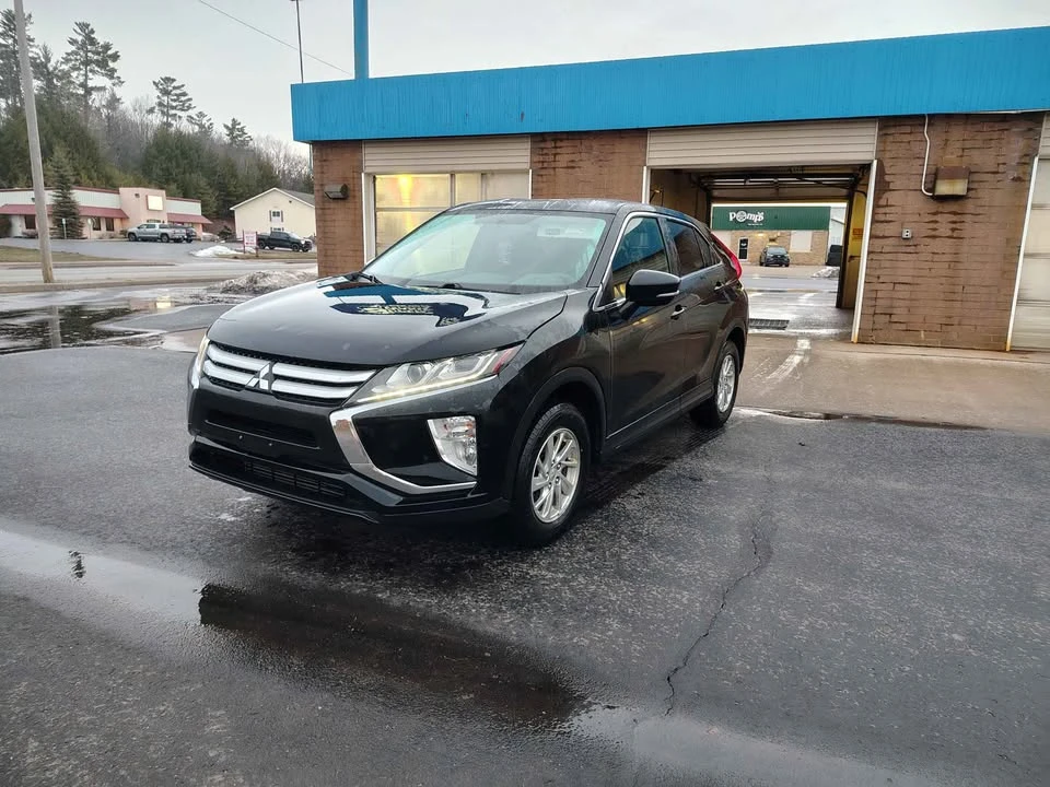 2019 Mitsubishi Eclipse Cross - Image 2 of 19