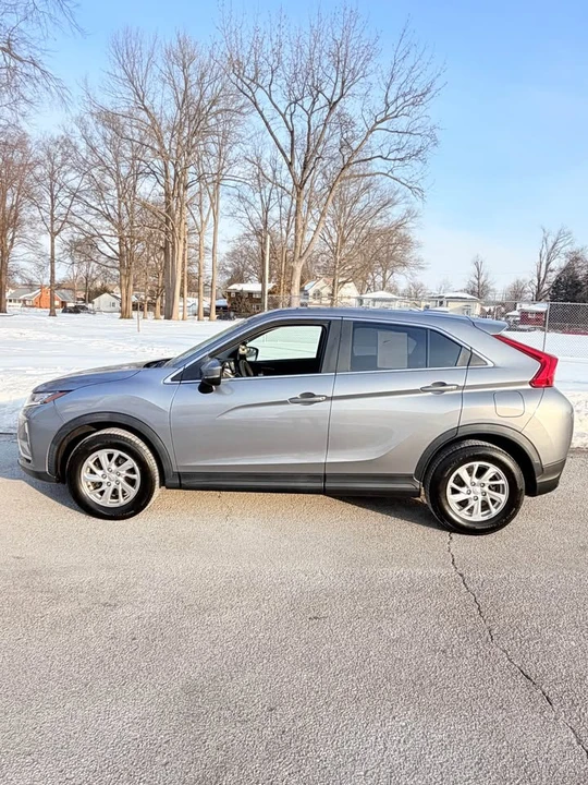 2019 Mitsubishi Eclipse Cross - Image 3 of 18