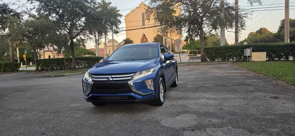 2019 Mitsubishi Eclipse Cross - Image 9 of 15