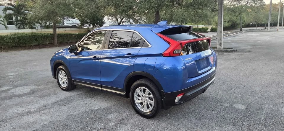 2019 Mitsubishi Eclipse Cross - Image 2 of 15