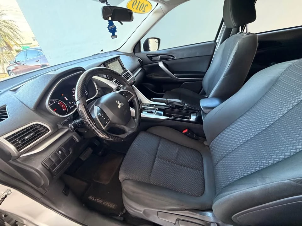 2019 Mitsubishi Eclipse Cross - Image 10 of 20