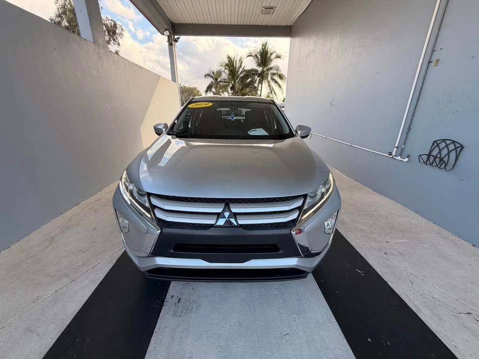 2019 Mitsubishi Eclipse Cross - Image 2 of 20