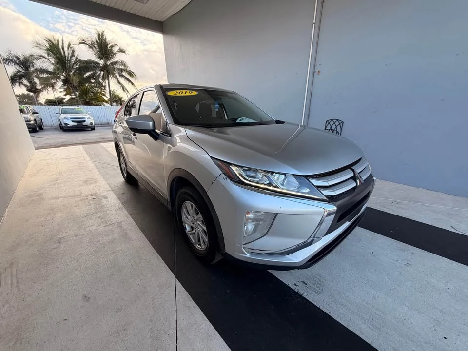 2019 Mitsubishi Eclipse Cross - Image 3 of 20