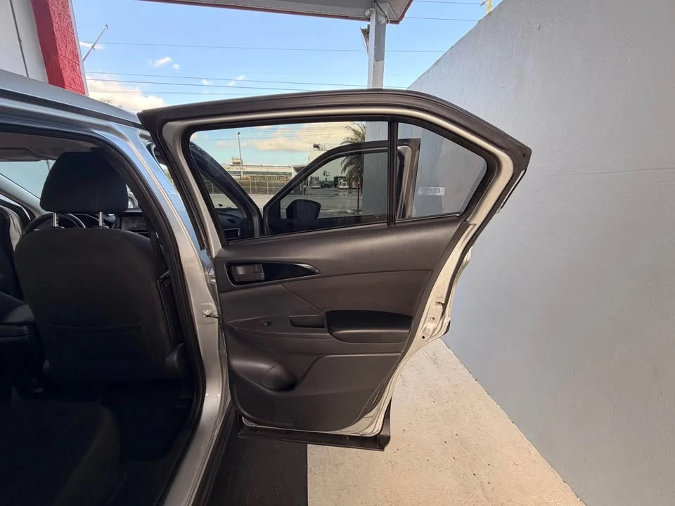 2019 Mitsubishi Eclipse Cross - Image 9 of 20