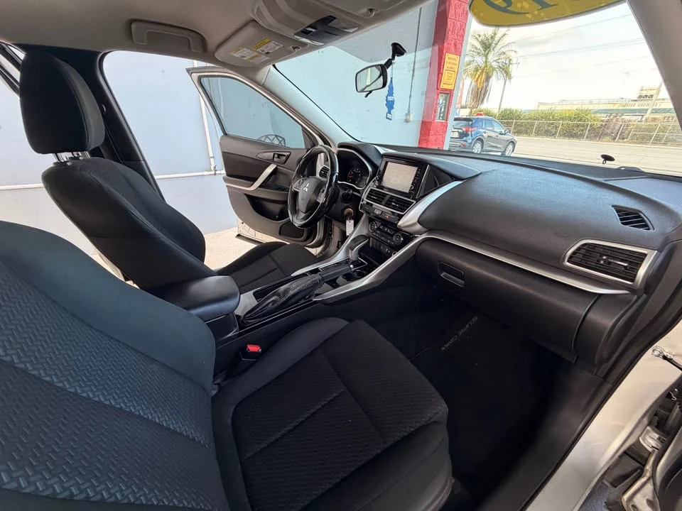 2019 Mitsubishi Eclipse Cross - Image 15 of 20