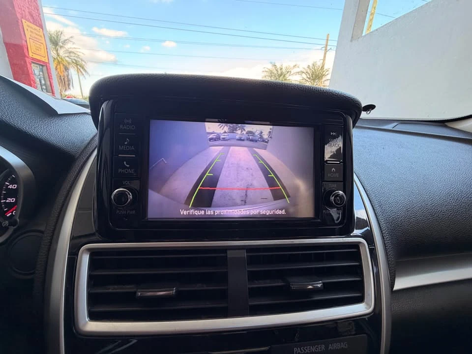 2019 Mitsubishi Eclipse Cross - Image 18 of 20