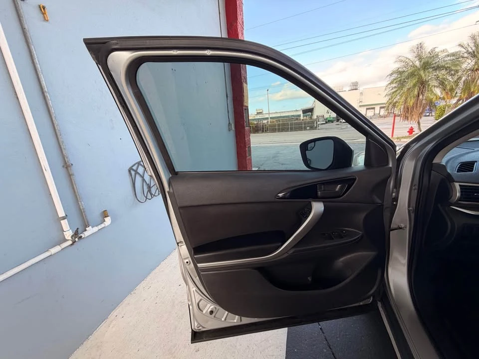2019 Mitsubishi Eclipse Cross - Image 8 of 20