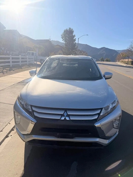 2019 Mitsubishi Eclipse Cross - Image 4 of 11