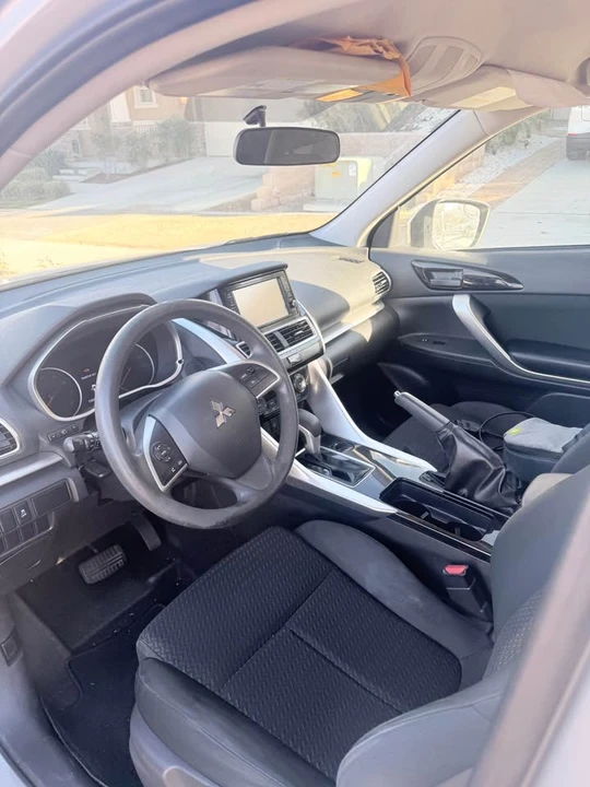 2019 Mitsubishi Eclipse Cross - Image 8 of 11
