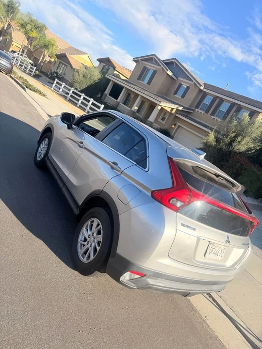 2019 Mitsubishi Eclipse Cross - Image 5 of 11