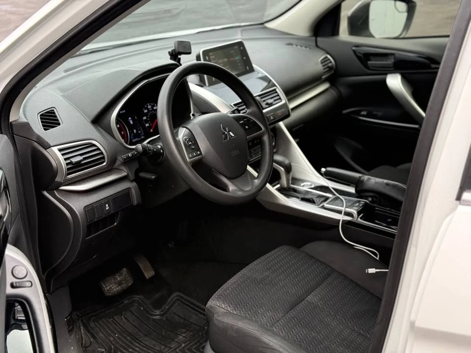 2019 Mitsubishi Eclipse Cross - Image 12 of 19