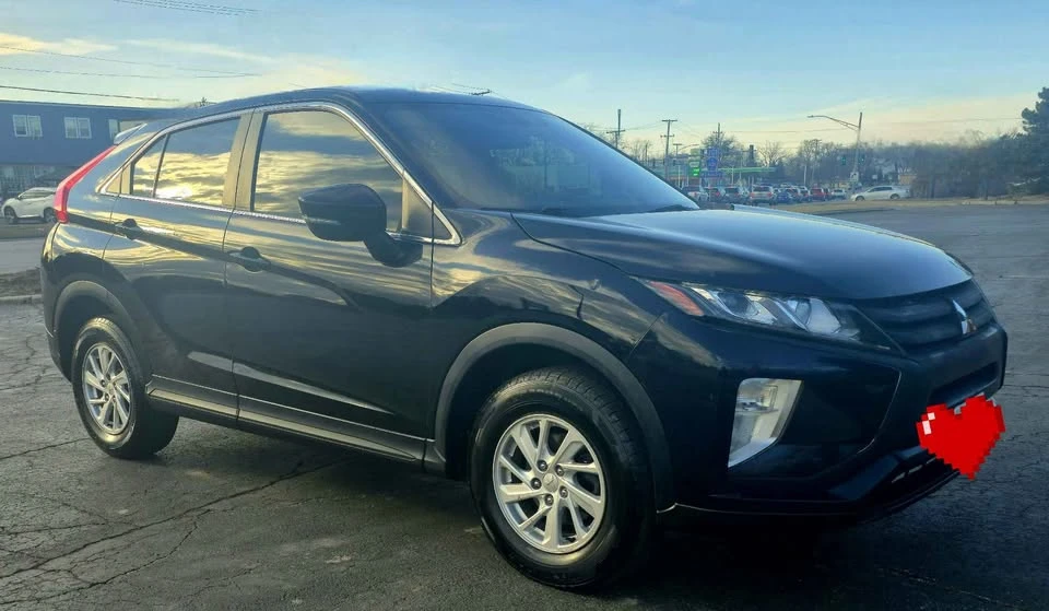 2019 Mitsubishi Eclipse Cross - Image 3 of 17
