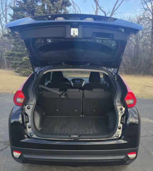 2019 Mitsubishi Eclipse Cross - Image 11 of 17