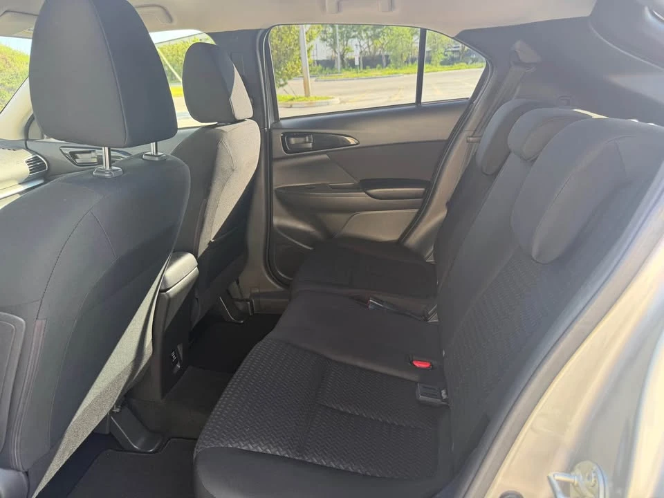 2019 Mitsubishi Eclipse Cross - Image 8 of 10