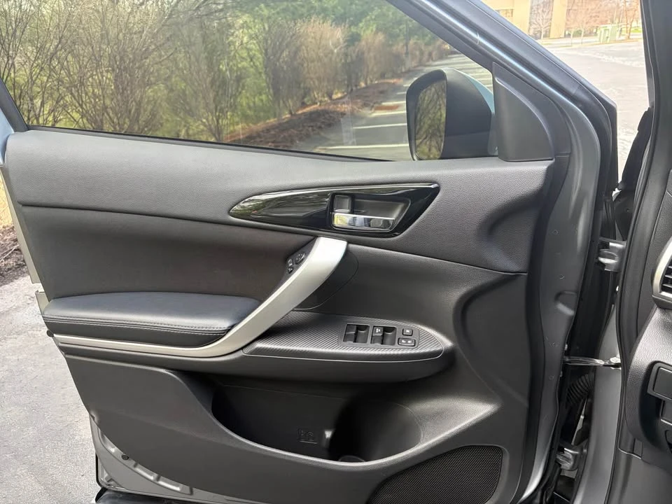2019 Mitsubishi Eclipse Cross - Image 13 of 16