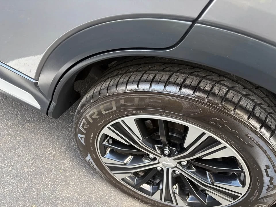 2019 Mitsubishi Eclipse Cross - Image 7 of 16