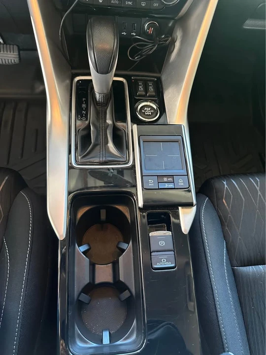 2019 Mitsubishi Eclipse Cross - Image 11 of 16