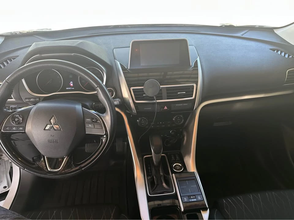 2019 Mitsubishi Eclipse Cross - Image 10 of 16