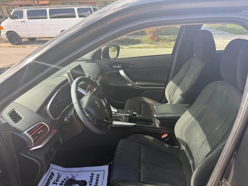 2019 Mitsubishi Eclipse Cross - Image 3 of 8