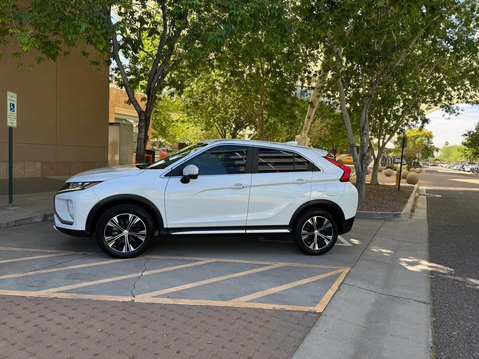 2019 Mitsubishi Eclipse Cross - Image 2 of 14