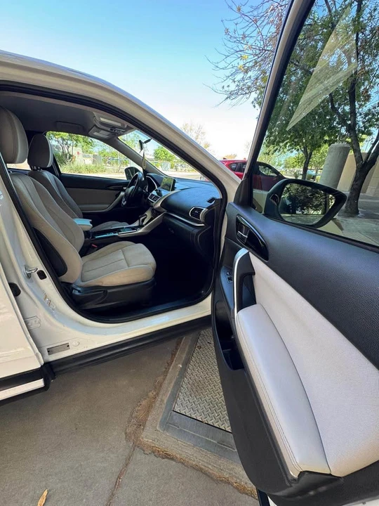 2019 Mitsubishi Eclipse Cross - Image 9 of 14