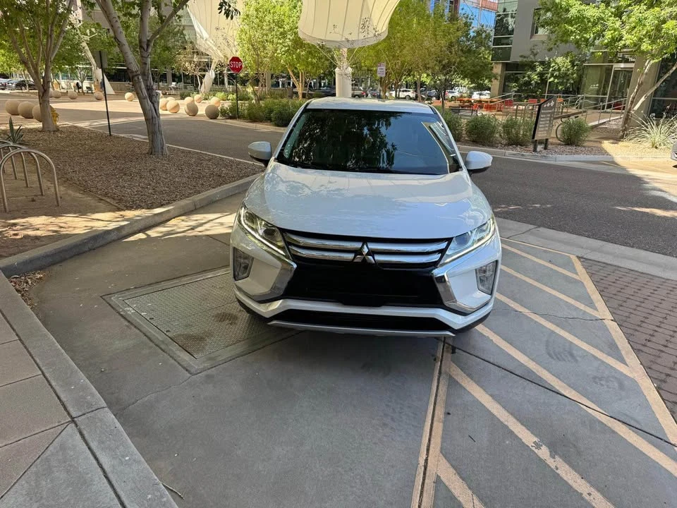 2019 Mitsubishi Eclipse Cross - Image 5 of 14