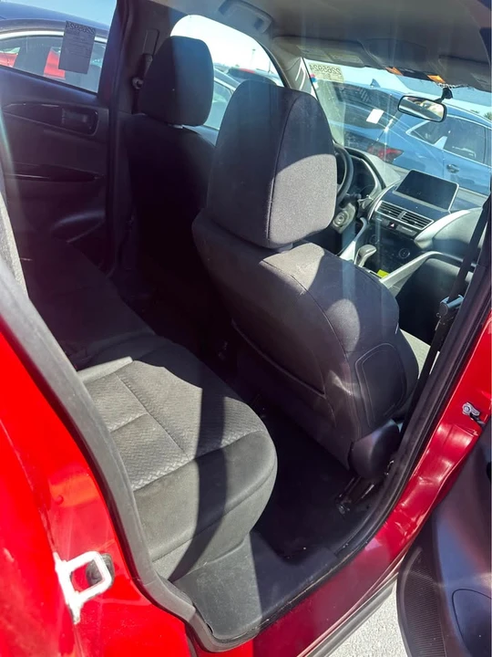 2019 Mitsubishi Eclipse Cross - Image 10 of 11